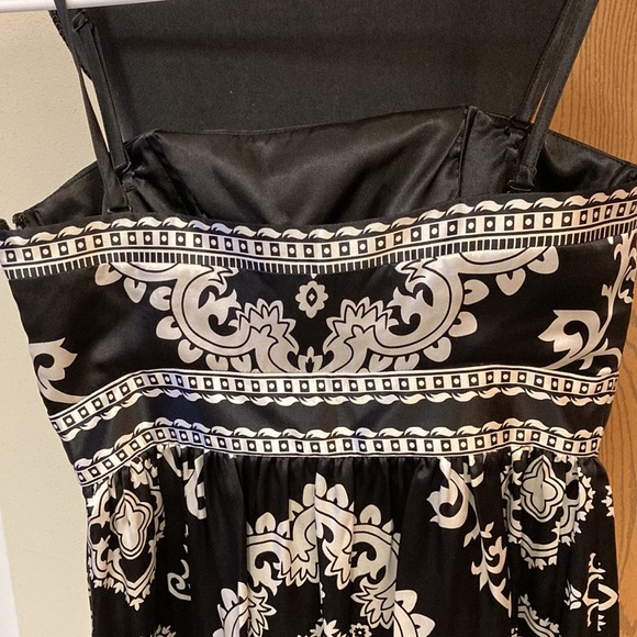 EUC White House Black Market 100% Silk Strapless Women’s Dress Size 0 - Picture 5 of 10